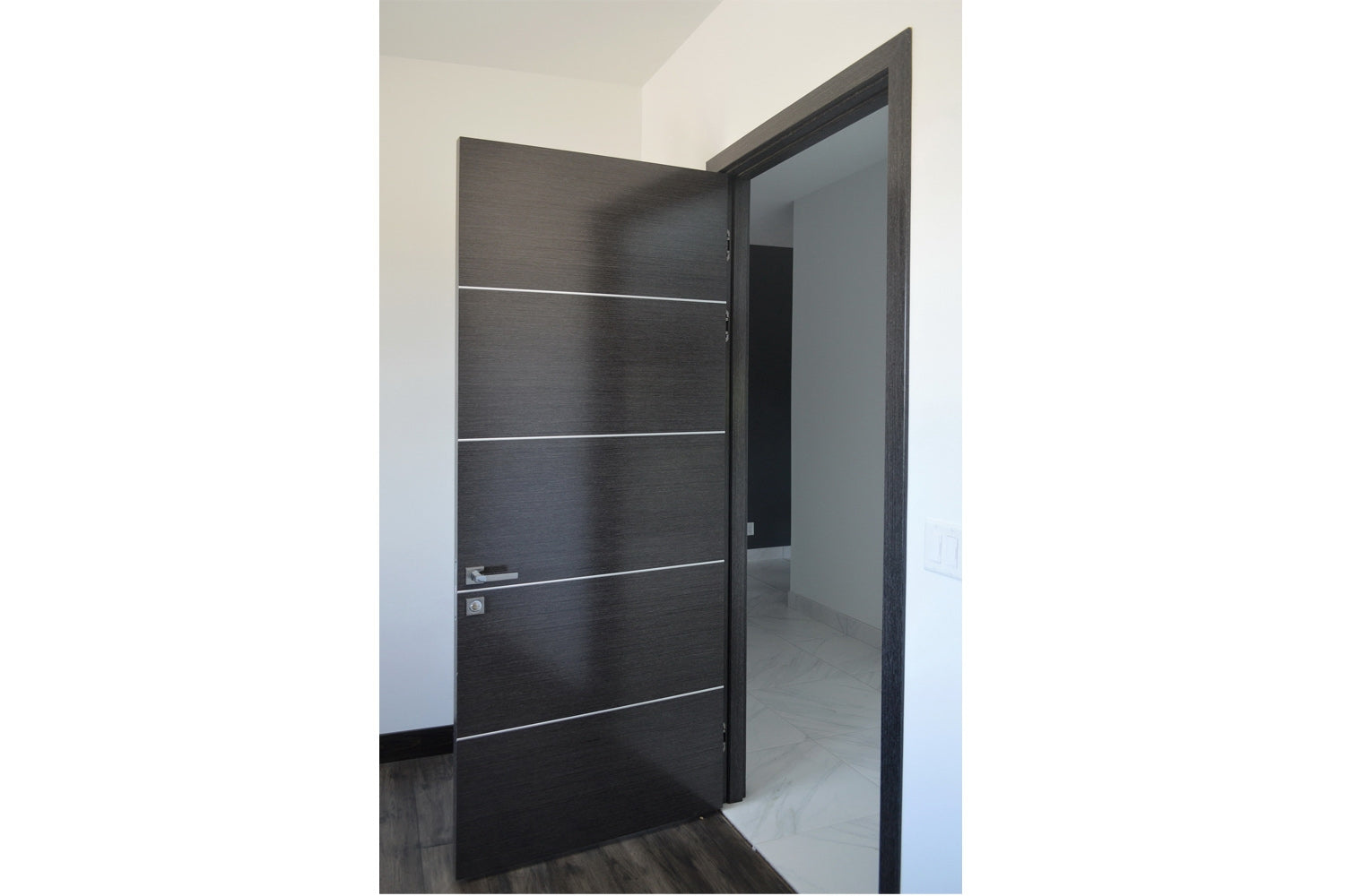 Belldinni Avanti 4H Black Аpricot Wood Veneer Modern Interior Door
