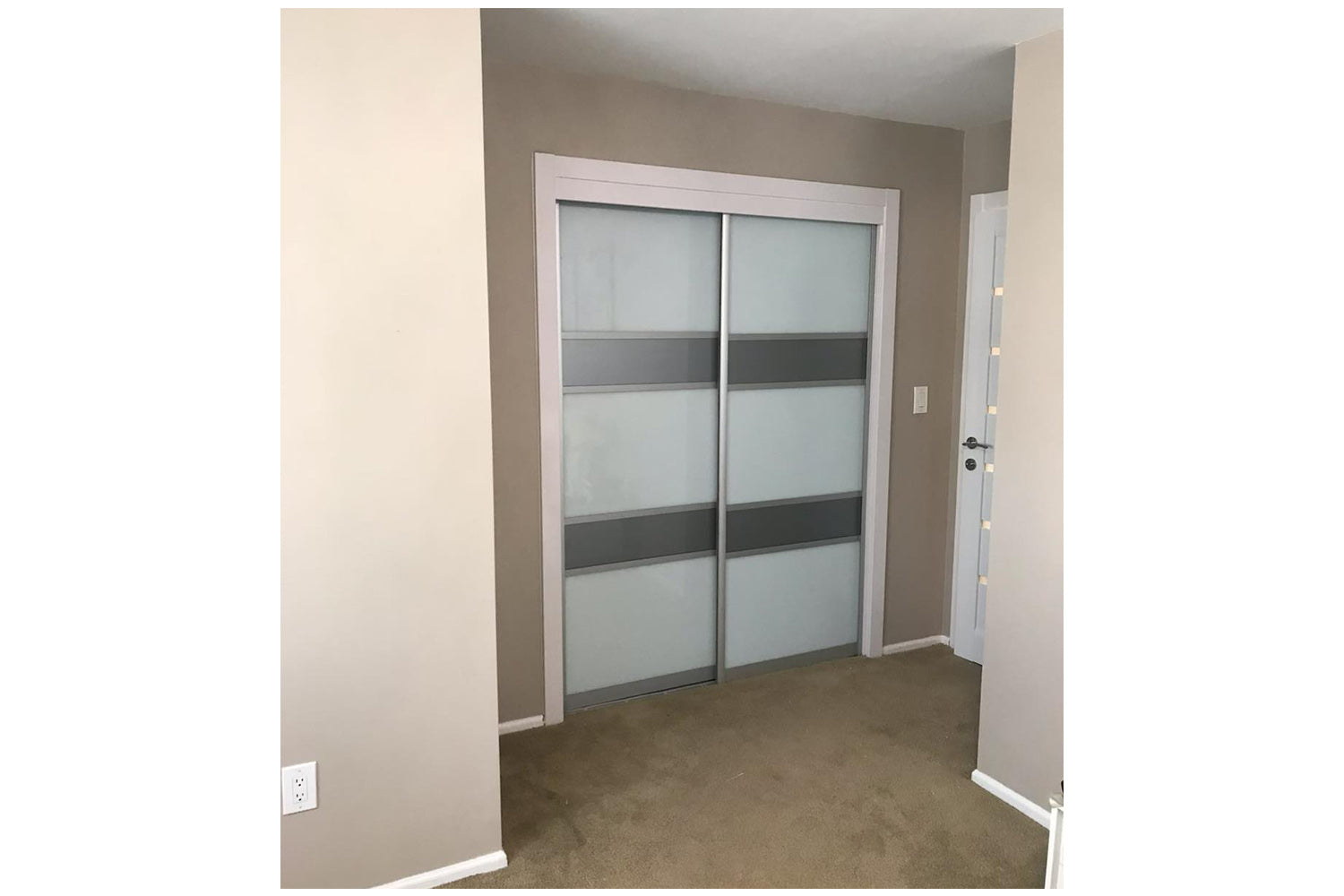 Nova Sliding Closet Doors - Style 05