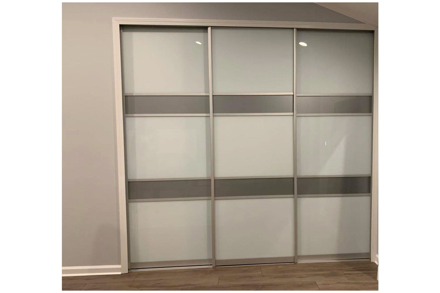 Nova Sliding Closet Doors - Style 05